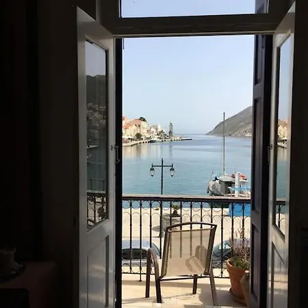 Exclusive - Prime Location Overlooking Harbour Appartement Sými